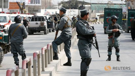 Халдлага болсон эмнэлэгийг армийнхан тонон дээрэмджээ