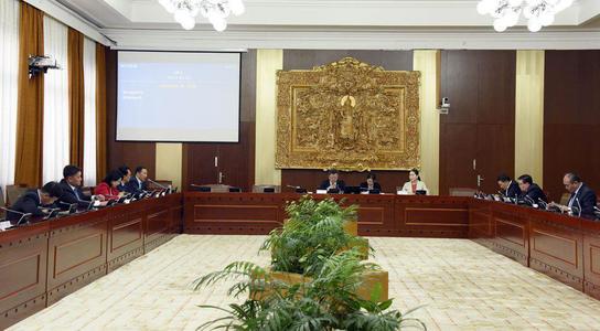 ЕБС-уудыг хоёр ээлжинд шилжүүлэх зорилт тавьсан 