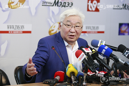 Э.Бат-Үүл: Хэвлэн нийтлэх эрхээ сэргэх хүртэл өлсгөлөн зарлаж байна