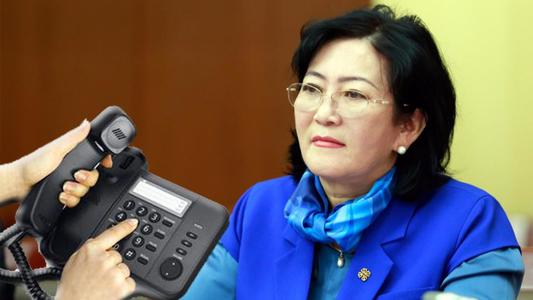 Утсаар эмчилдэг болтлоо эрүүл мэндийн салбар “төгс” хөгжжээ