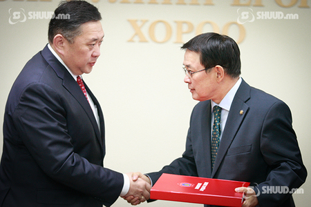 МАН-аас нэр дэвшигч СЕХ-нд бүртгүүллээ 