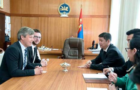 Парламентын Тамгын газрын төлөөлөгчдийг хүлээн авч уулзлаа