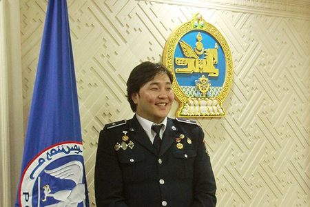Г.Ариунбаатарт хошууч цол олголоо