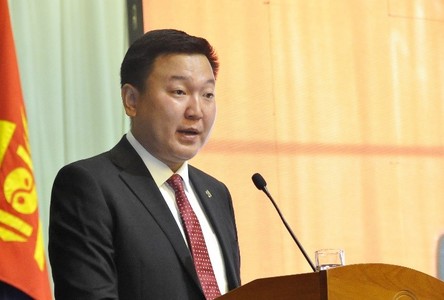 Н.Учрал: 70 000 багшийн асуудлыг битгий улстөржүүл