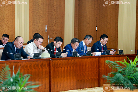 Орон нутагт явагдсан томилгоонд олон нийт шүүмжлэлтэй ханддаг