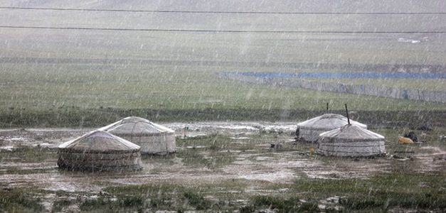 Маргааш төвийн аймгийн ихэнх нутгаар их хэмжээний бороо орно