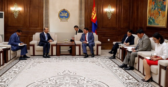 М.Энхболд: Монгол Улс зуучийн үүрэг гүйцэтгэхэд бэлэн байна