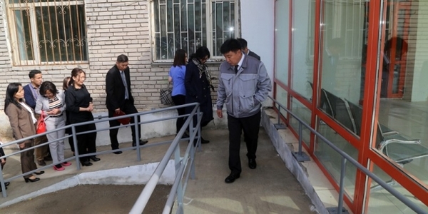 Нийслэлийн төсвөөс 3 сургуульд хөгжлийн бэрхшээлтэй хүүхэд суралцах орчныг бүрдүүлж байна