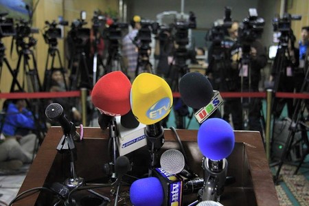 Баянзүрх дүүргийн прокурор, цагдаагийн хууль бус ажиллагааны талаар мэдээлнэ