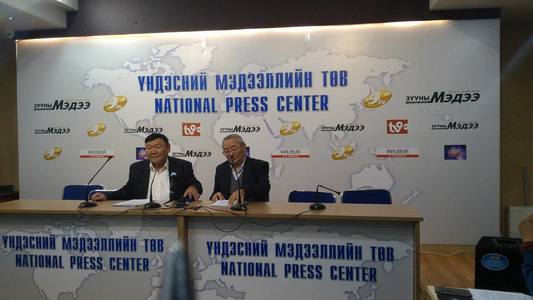 Ц.Монгол: Үндсэн хуулийн өөрчлөлтийг АНУ-аас хуулбарласан нь зөрчил