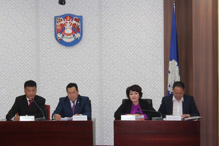 Улс төрийн хэлмэгдүүлэлтийн сургамжийг хэлэлцлээ