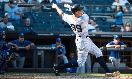 Аарон Жаж MLB-н дээд амжилтыг эвдлээ