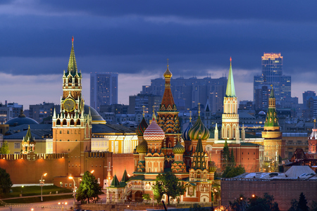 Москва хот 870 нас хүрлээ