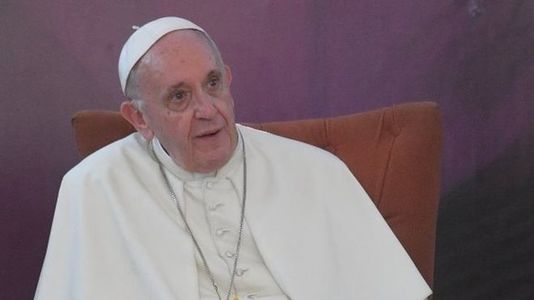 Ватиканы тэргүүний айлчлал эсэргүүцэл дунд өндөрлөв