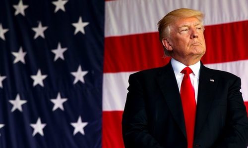 Трамп: Би арьс өнгөөр ялгаварлан гадуурхдаггүй