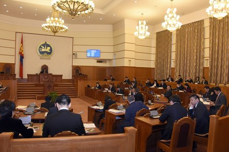 Төв банкны тухай хуулийн төслийг эцсийн хэлэлцүүлэгт шилжүүллээ