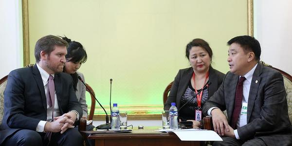 Азийн сангийн суурин төлөөлөгчийг хүлээн авч уулзлаа