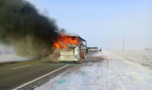 Автобус шатаж, 52 зорчигч амиа алджээ