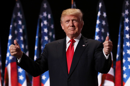Трамп хэд хэдэн орныг бохир, заваан хэмээн хэлжээ