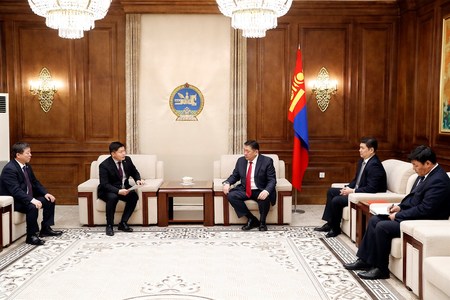 Боловсролын хуульд нэмэлт өөрчлөлт оруулах төслийг өргөн мэдүүллээ