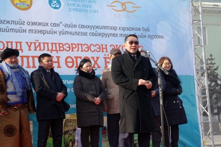 Ерөнхийлөгч автобус хүлээлгэн өгөх арга хэмжээнд оролцлоо