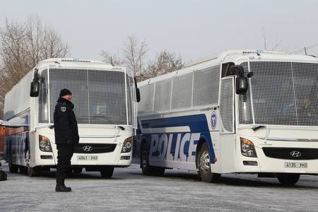 Цагдаа нар тоноглосон автобус ашиглана