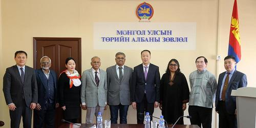 Төрийн албан хаагчдын чадавхийг дээшлүүлнэ