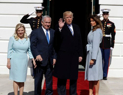 Трампыг Персийн эзэн хаантай зүйрлэжээ
