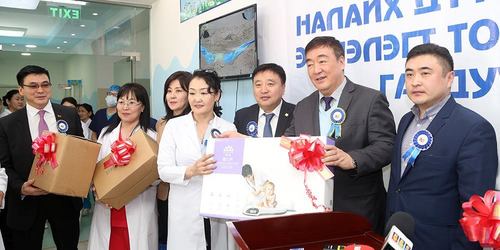 Налайх дүүргийн хүүхдийн эмнэлэгт 1 сая юанийн тоног төхөөрөмж гардууллаа