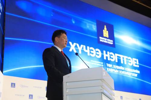 Эдийн засаг сайжирч, тогтвортой байдал руу шилжиж байна