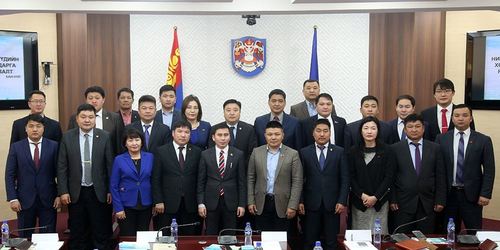 Засаг дарга нар Монгол Улсын төрийн төлөөлөгч юм