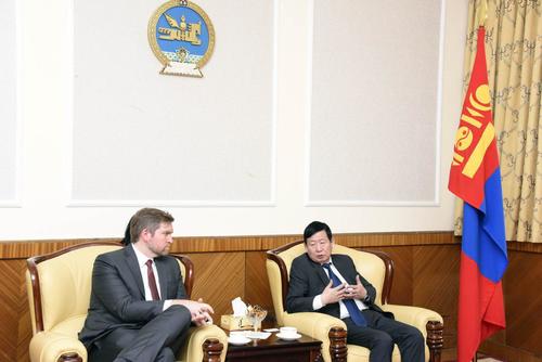 Д.Лүндээжанцан Азийн сангийн суурин төлөөлөгч Марк Кэйнигтэй уулзлаа