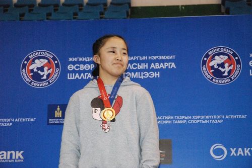 Чөлөөтийн охид Ташкентийн дэвжээнээс гурван медаль зүүлээ