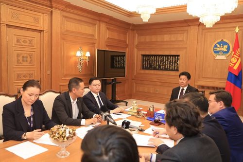 У.Хүрэлсүх: Хий хоосон улстөржилт, хэрүүл шуугианаа зогсооё