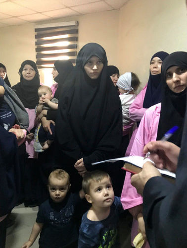 Террорист этгээдтэй гэрлэсэн франц эмэгтэй өөрийгөө ХОХИРОГЧ гэв