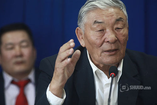 Х.Баянмөнх: Хайнцах нь байтугай хазайхгүй арав түрүүлсэн дээ