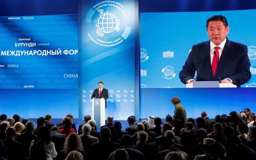 М.Энхболд “Парламентаризмын хөгжил” чуулганд оролцож байна