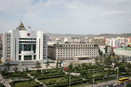 Улаанбаатарт түр зуурын бороо орно