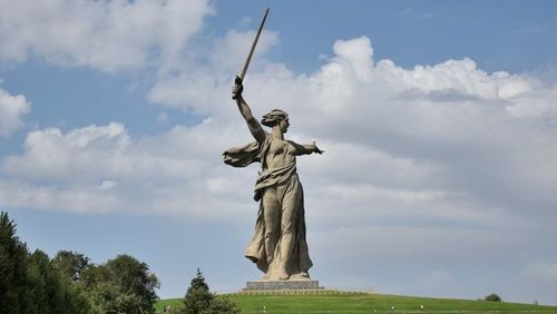 Англи сэтгүүлч оросуудад талархахаар ДАШТ-ийг зорьжээ