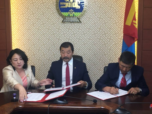 Авто замчид салбарын сайдтай хэлэлцээр байгуулав