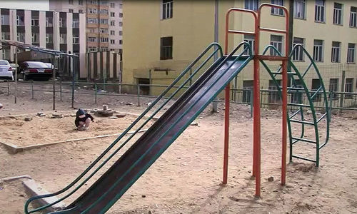 Хүүхдэд АЮУЛТАЙ 102 тоглоомын талбай байна