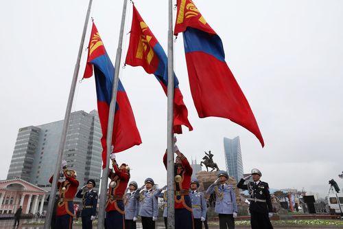 Улаанбаатарт 11 хэм дулаан байна