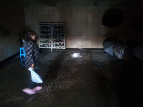 Нүхэн гарц цахилгаангүй болжээ