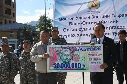 Х.Баделхан сайд нутгийнхандаа 20 сая төгрөгийн тусламж үзүүллээ