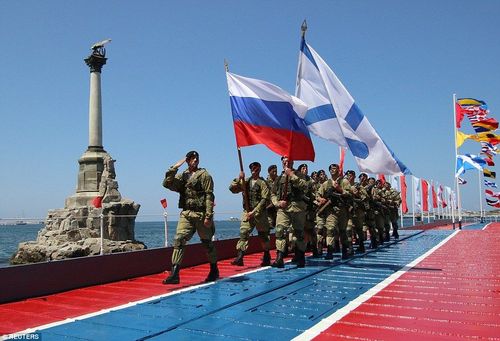ОХУ Тэнгисийн цэргийн флотын өдрөө тэмдэглэлээ