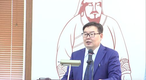 Г.Занданшатар их мастеруудад амжилт хүслээ