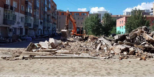 Сургууль, цэцэрлэг барих байршлуудын газрыг чөлөөлж байна