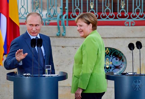 Путин, Меркел нар Сирид тусламж үзүүлэхээр тохиролцлоо