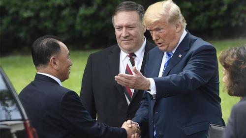 Пхеньянаас илгээсэн бүдүүлэг үг хэллэгтэй захиа Трампыг эгдүүцүүлжээ