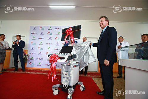 Бөөрний төвд 67 сая төгрөгийн үнэтэй допплер аппарат бэлэглэв
